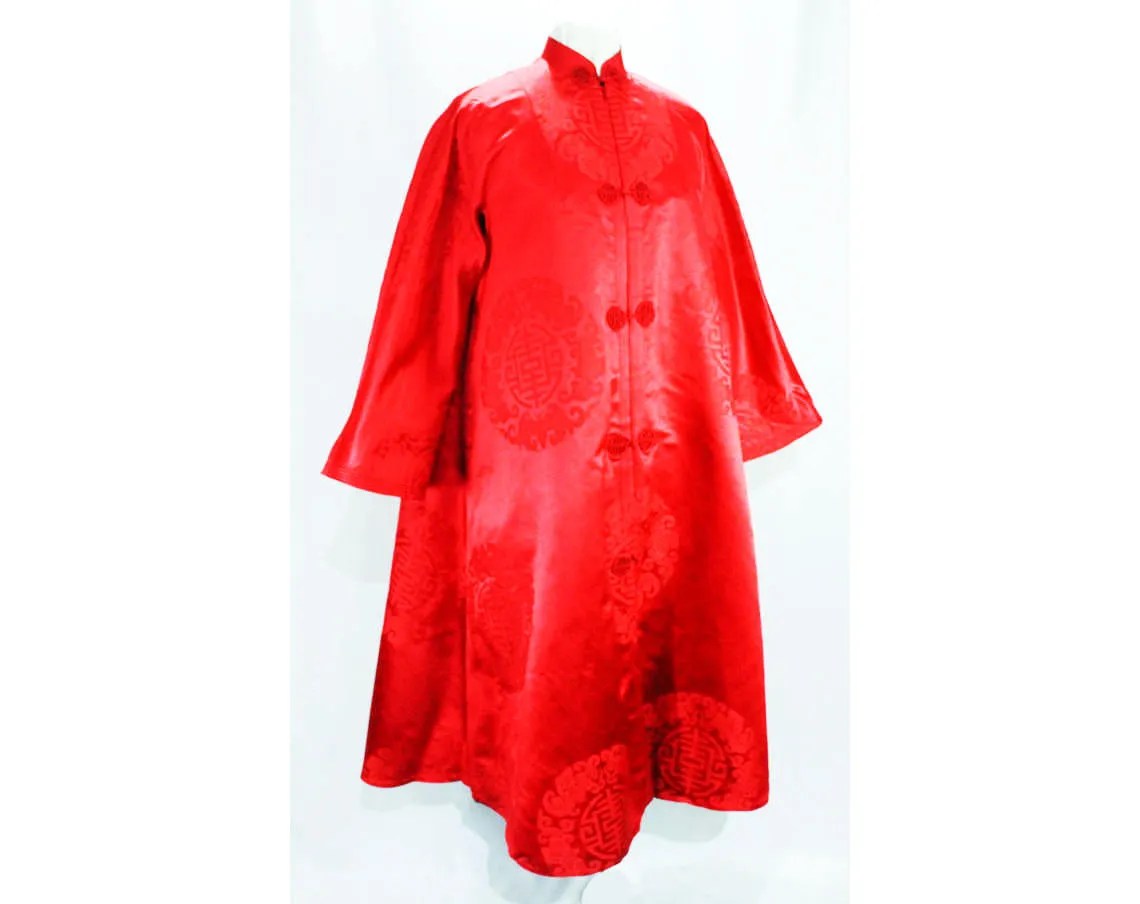 XL 1950s Evening Coat - Size 18 Asian Silk Satin Bats Brocade - 50s Reversible Black & Red Gold Formal Overcoat - Far East Sublime Quality